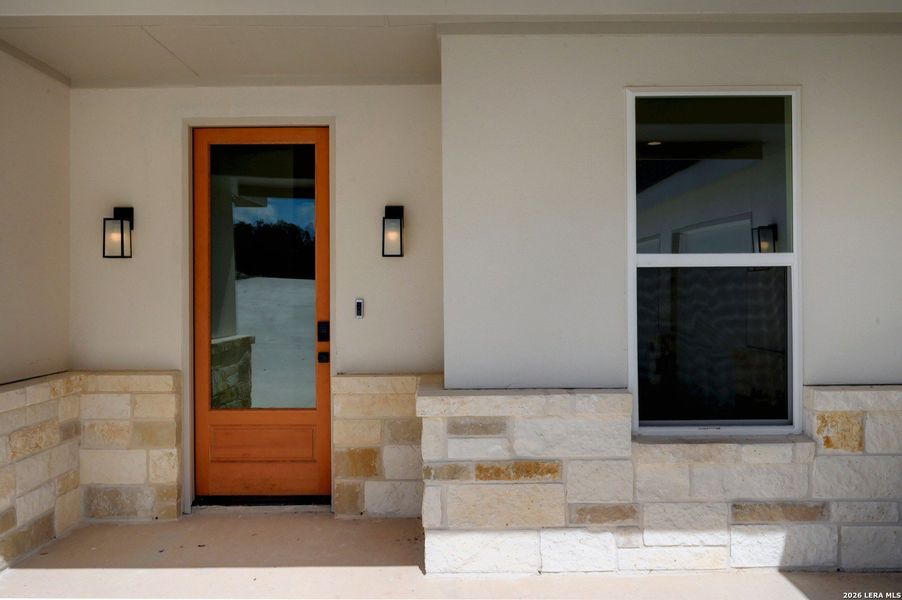 Exterior details and patio area of a home in , Canyon Lake (Image 3).