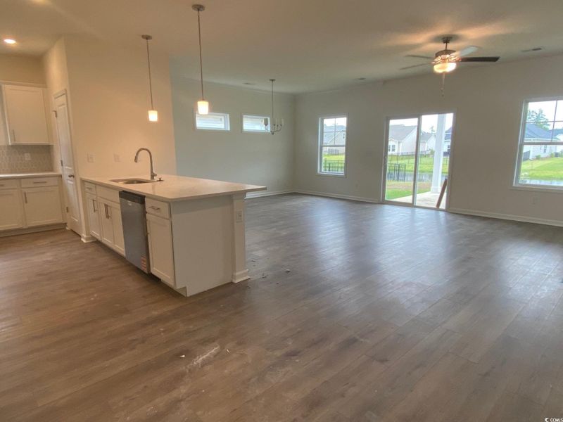 Image 15 of a home in Oak Hollow.