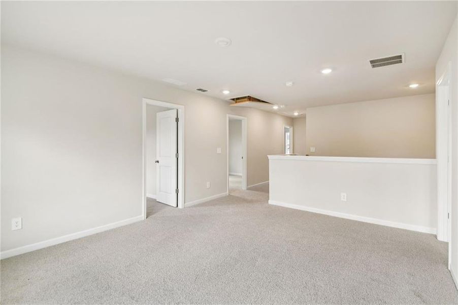 Spacious, unfurnished interior of a new home in Creekside at Oxford Park, Fairburn (Image 41). Spacious, unfurnished interior of a new home in Creekside at Oxford Park, Fairburn (Image 41).