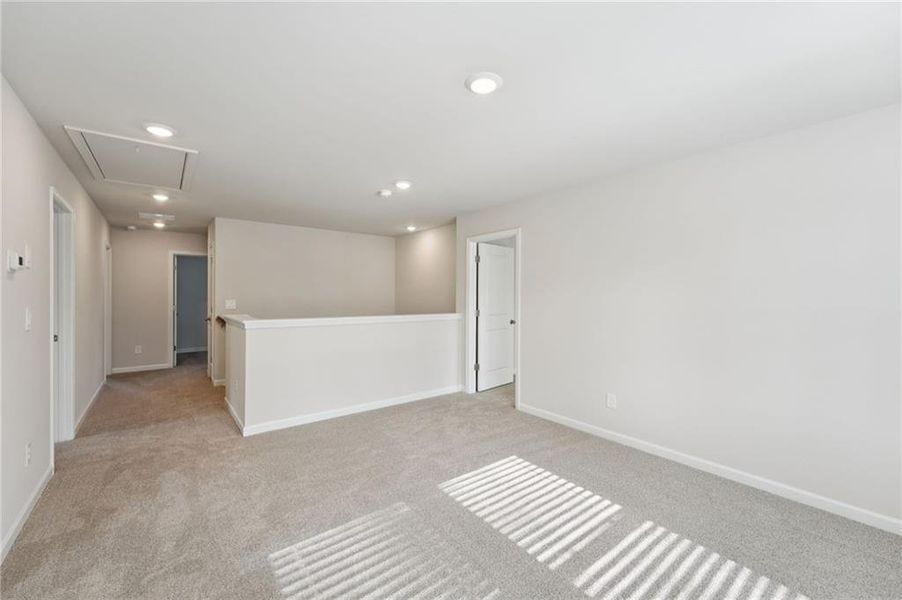 Spacious, unfurnished interior of a new home in Westmont Preserve, Powder Springs (Image 44).