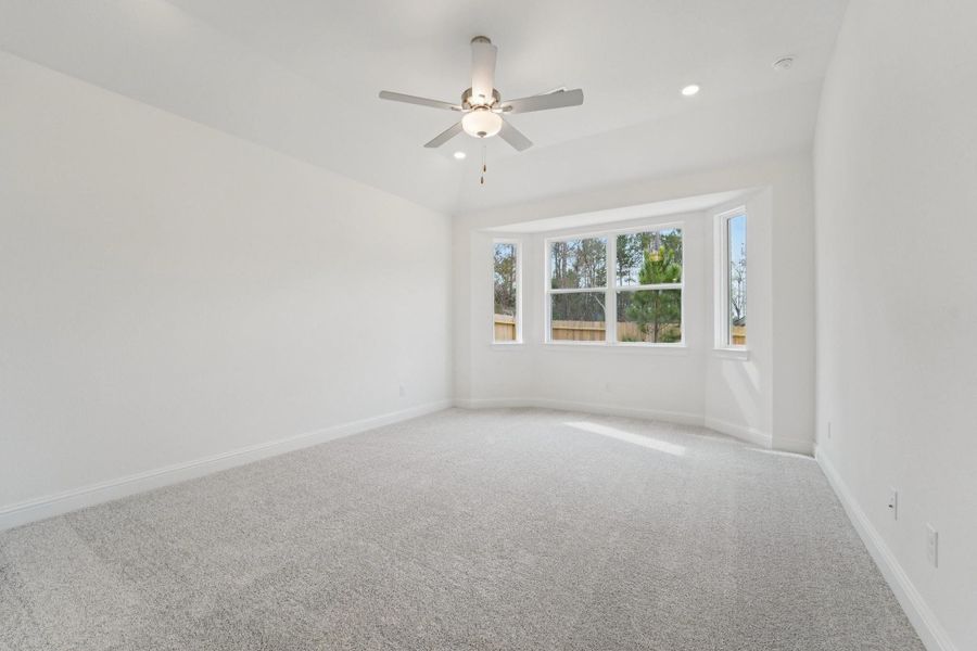 Spacious, unfurnished interior of a new home in Woodhavyn 40', Magnolia (Image 13).