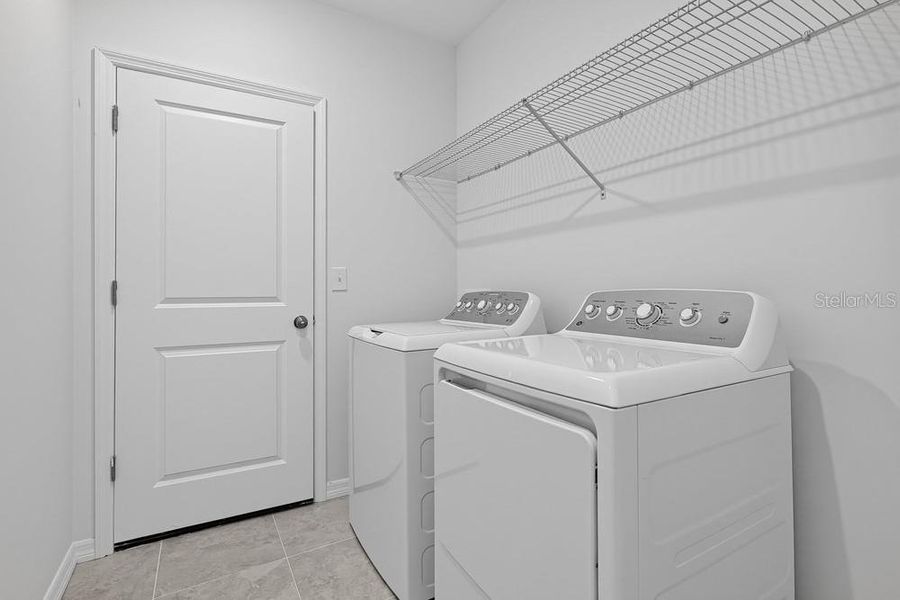 Close-up of interior finishes inside a home in Solena, North Fort Myers (Image 21).