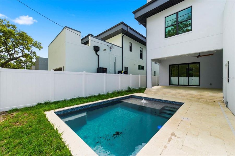Exterior details and patio area of a home in , St. Petersburg (Image 28).
