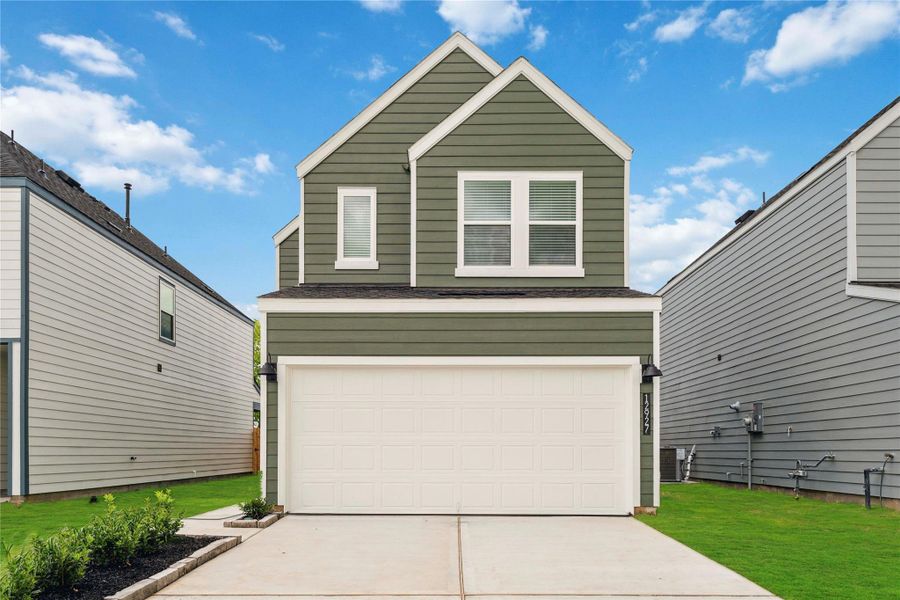 Exterior details and patio area of a home in Legacy Village, Houston (Image 3).