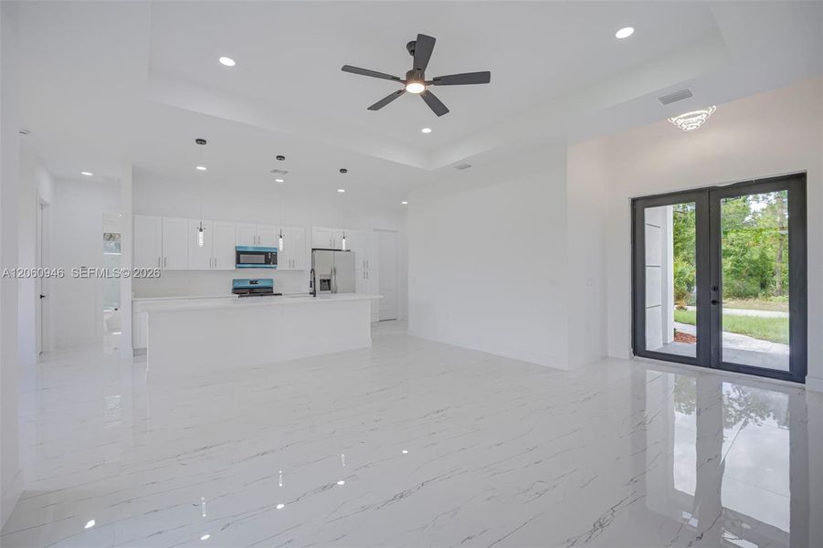 Spacious, unfurnished interior of a new home in , Lehigh Acres (Image 12).