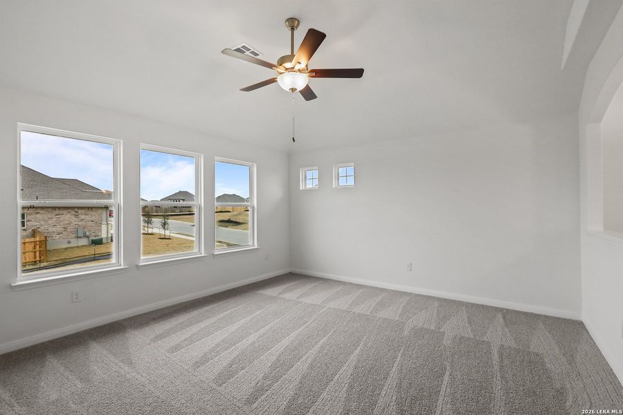 Spacious, unfurnished interior of a new home in Homestead, Schertz (Image 25).