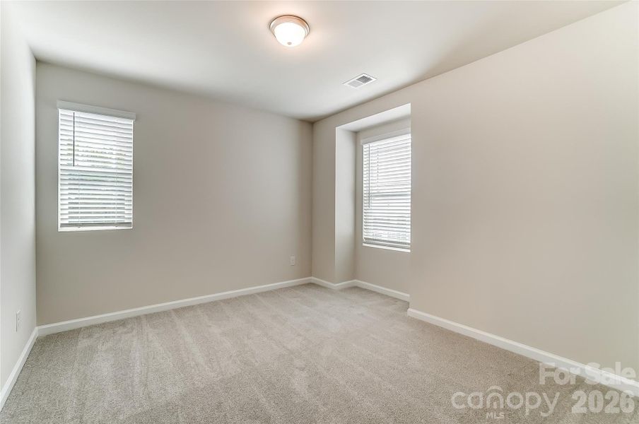 Spacious, unfurnished interior of a new home in Cheyney, Charlotte (Image 43).