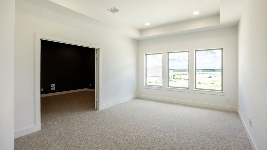 Spacious, unfurnished interior of a new home in Nolina, Georgetown (Image 11).