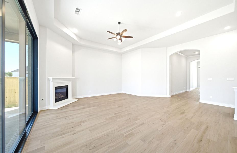 Spacious, unfurnished interior of a new home in Bridgeland 60′, Cypress (Image 19).