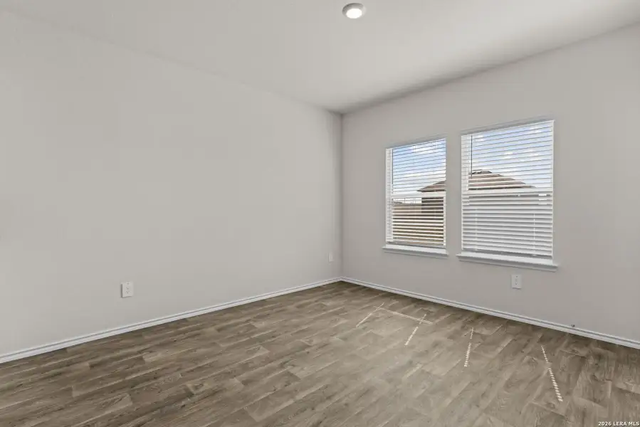 Spacious, unfurnished interior of a new home in Laurel Vistas, San Antonio (Image 34).