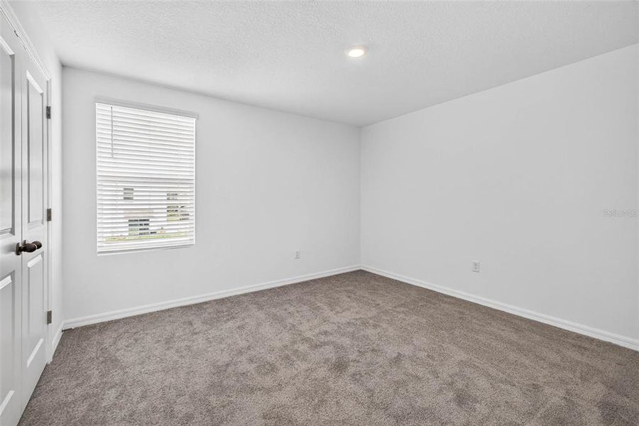 Spacious, unfurnished interior of a new home in , Tampa (Image 46).
