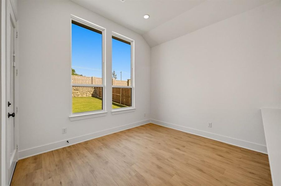 Spacious, unfurnished interior of a new home in Ridge Crossing, Waxahachie (Image 18). Spacious, unfurnished interior of a new home in Ridge Crossing, Waxahachie (Image 18).