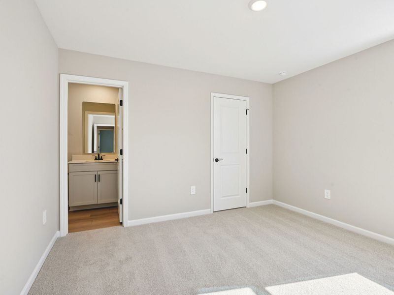 Spacious, unfurnished interior of a new home in Watkins Glen, Raleigh (Image 20). Spacious, unfurnished interior of a new home in Watkins Glen, Raleigh (Image 20).