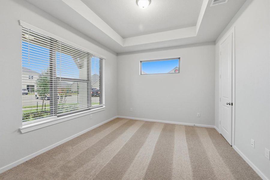 Spacious, unfurnished interior of a new home in Canterra Creek  60', Iowa Colony (Image 23).