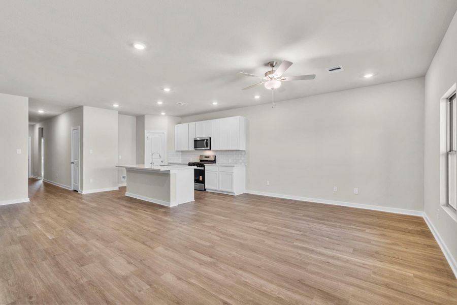 Spacious, unfurnished interior of a new home in Cypress Green, Hockley (Image 16).