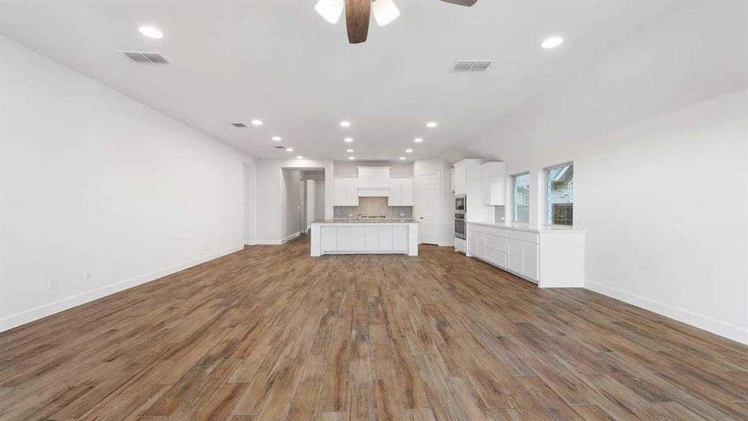 Spacious, unfurnished interior of a new home in Devonshire - Reserve 50', Forney (Image 11).