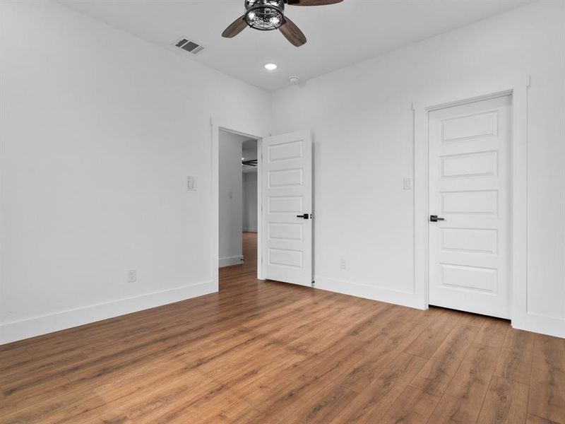 Spacious, unfurnished interior of a new home in , Granbury (Image 20). Spacious, unfurnished interior of a new home in , Granbury (Image 20).