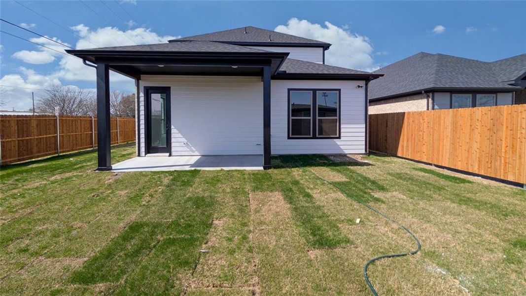 Exterior details and patio area of a home in , Grand Prairie (Image 3). Exterior details and patio area of a home in , Grand Prairie (Image 3).
