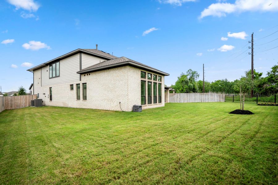 Exterior details and patio area of a home in Fulbrook on Fulshear Creek, Fulshear (Image 24).