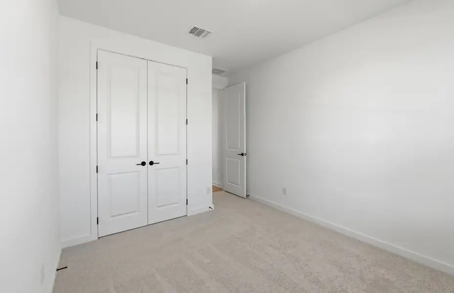 Spacious, unfurnished interior of a new home in Kuempel Farms, Pflugerville (Image 36).
