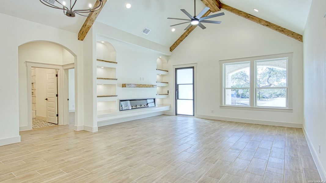 Spacious, unfurnished interior of a new home in , Spring Branch (Image 26).