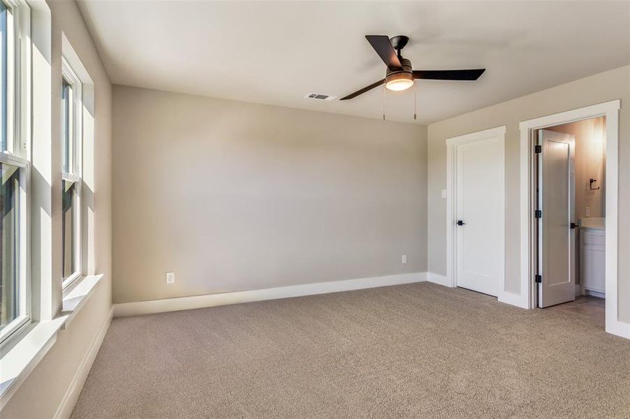 Spacious, unfurnished interior of a new home in , Weatherford (Image 21).