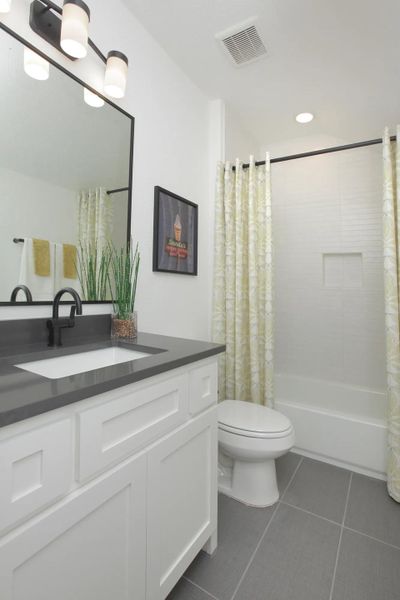 Grantley Full Bathroom