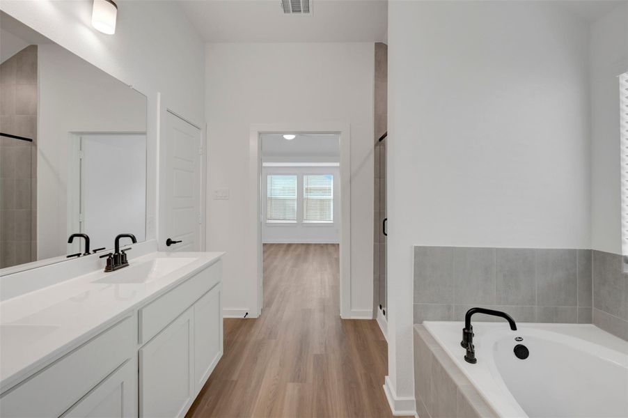 Furnished interior view inside a new home in Miller's Pond, Rosenberg (Image 14).
