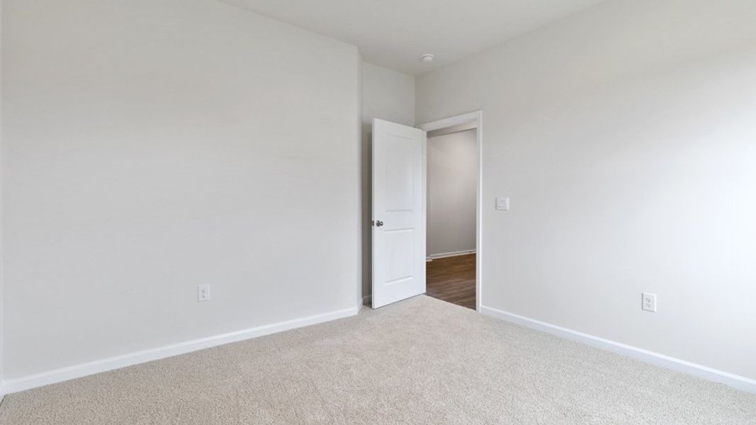 Spacious, unfurnished interior of a new home in East Ridge, Ayden (Image 30).