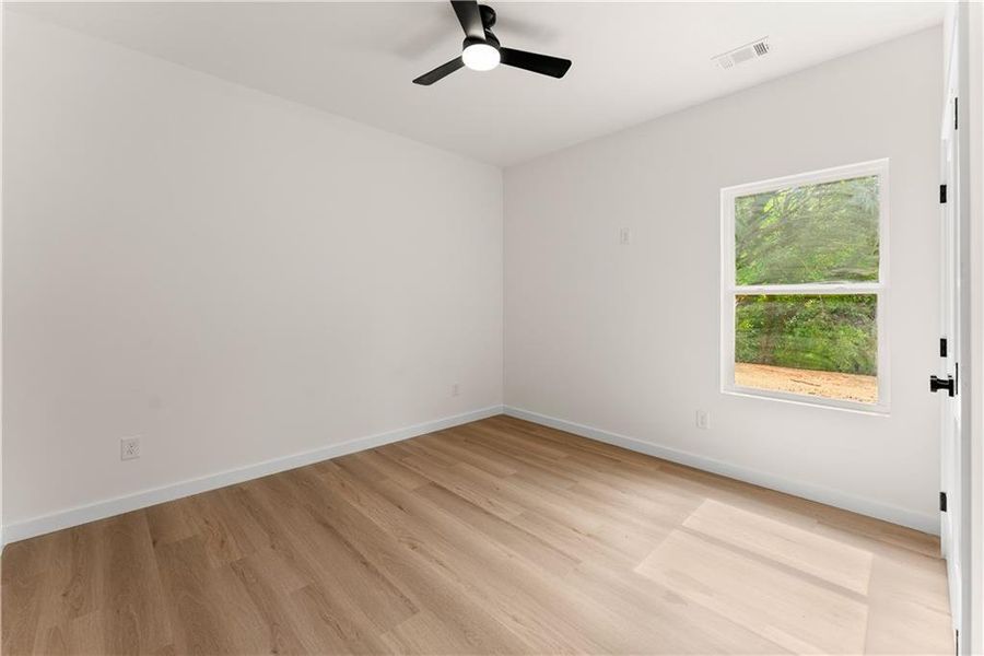 Spacious, unfurnished interior of a new home in , Gainesville (Image 31).