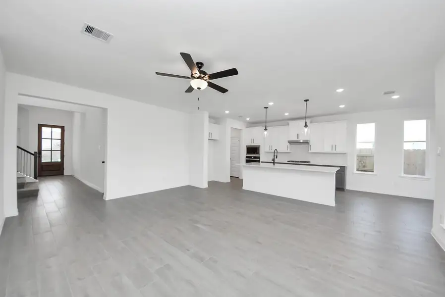 Spacious, unfurnished interior of a new home in Elyson, Katy (Image 36).
