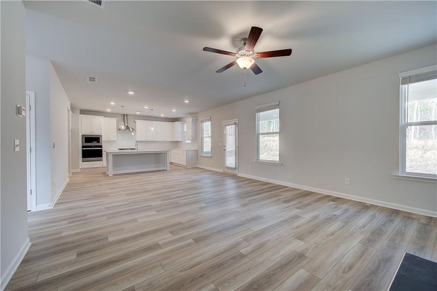 Spacious, unfurnished interior of a new home in Hamilton Lakes, Lawrenceville (Image 23).