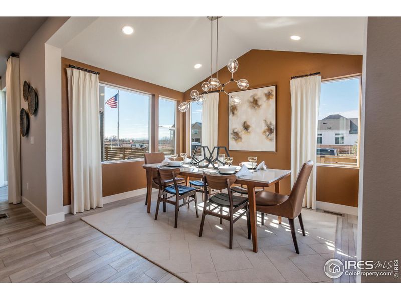 EXAMPLE PHOTO: DINING ROOM