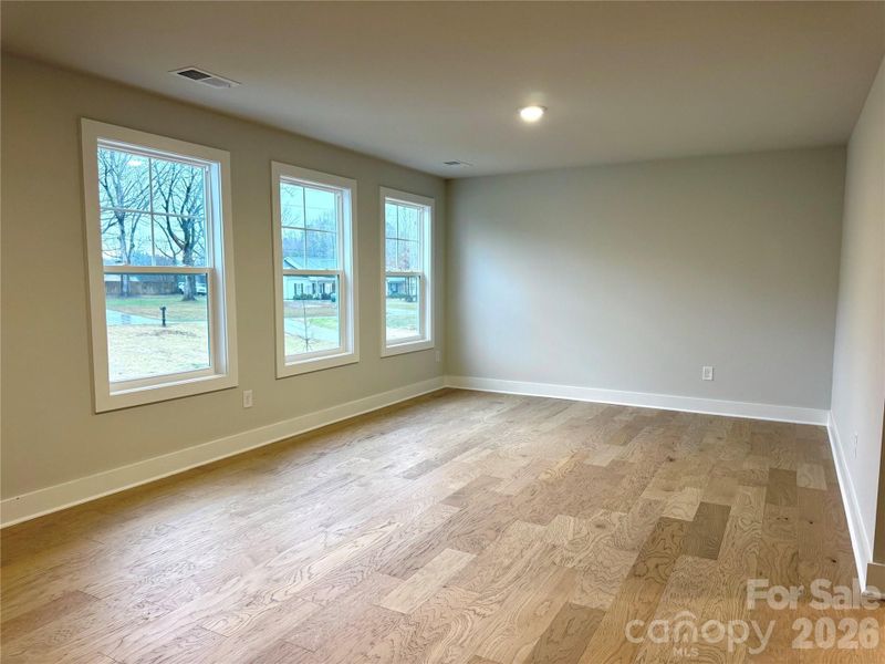 Spacious, unfurnished interior of a new home in , Denver (Image 9).