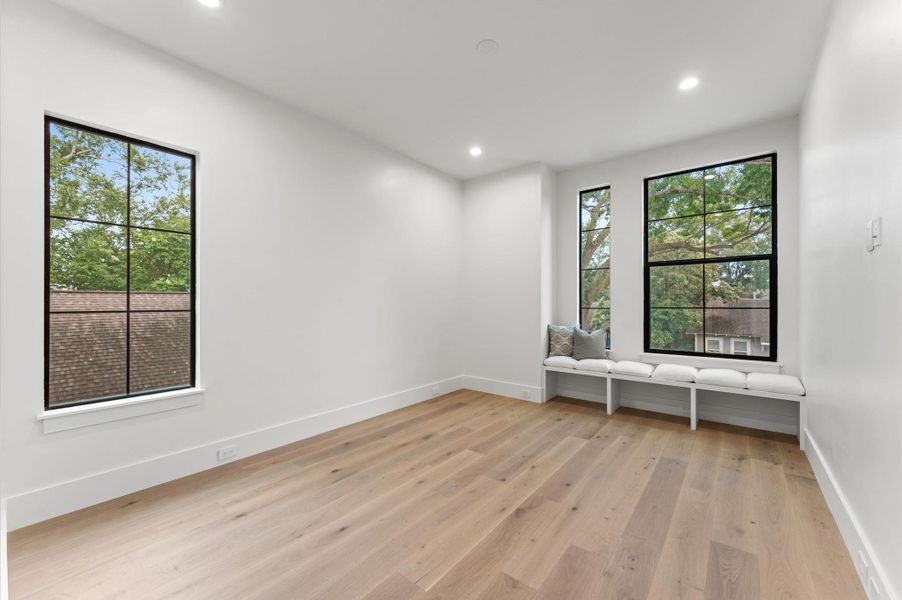 Upstairs bedroom with a window seat, perfect place to enjoy a good book. Upstairs bedroom with a window seat, perfect place to enjoy a good book.