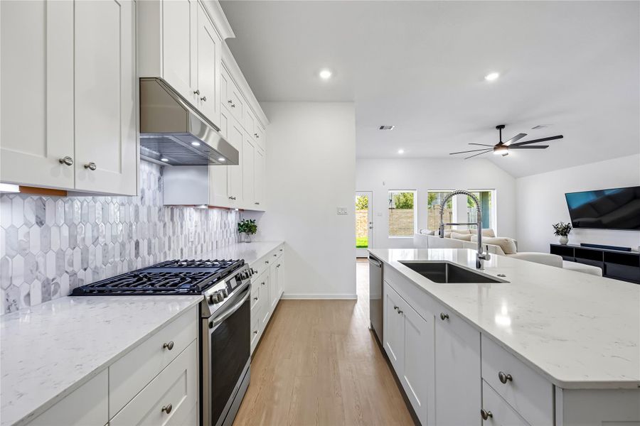 Furnished interior view inside a new home in Lago Mar, Texas City (Image 20).