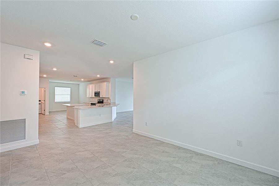 Spacious, unfurnished interior of a new home in Rye Ranch: Manor Homes, Parrish (Image 13). Spacious, unfurnished interior of a new home in Rye Ranch: Manor Homes, Parrish (Image 13).