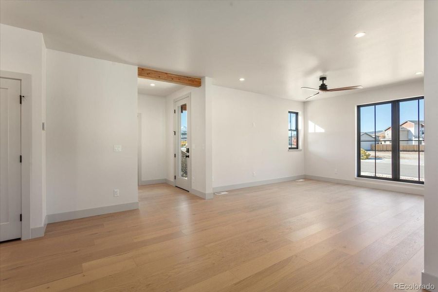 Spacious, unfurnished interior of a new home in , Salida (Image 16).