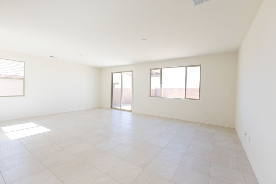 Spacious, unfurnished interior of a new home in Founders Ridge, Vail (Image 4).