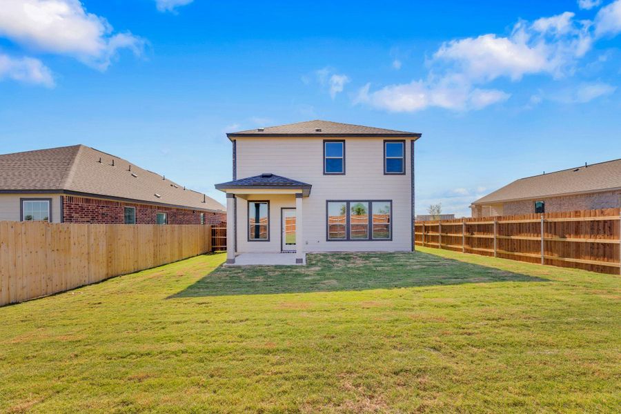 Exterior details and patio area of a home in Salerno - Heritage Collection, Round Rock (Image 20).