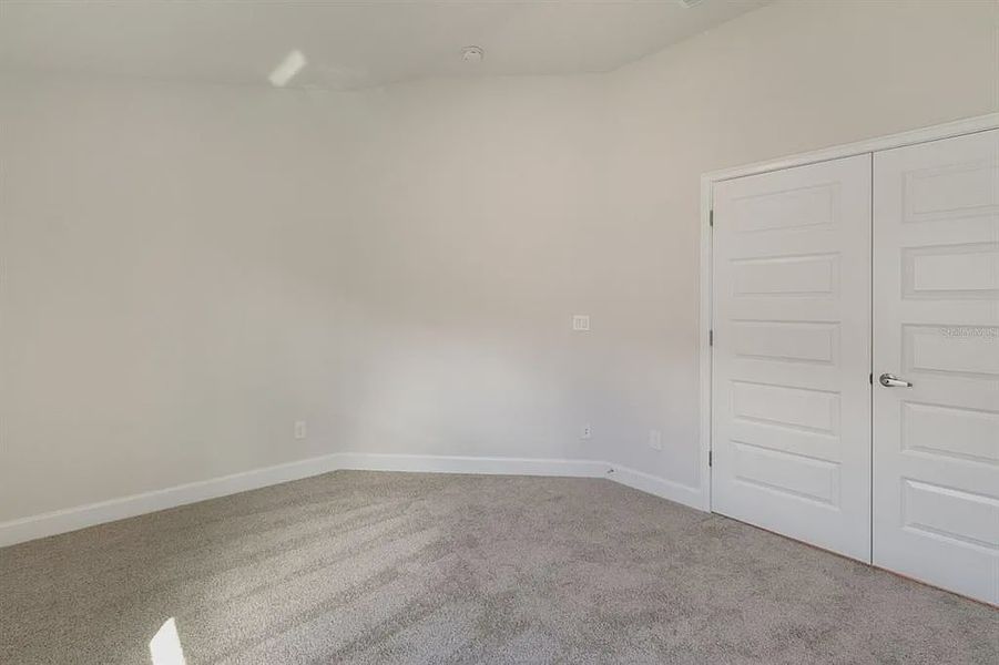 Spacious, unfurnished interior of a new home in West Oak, Ocala (Image 7).