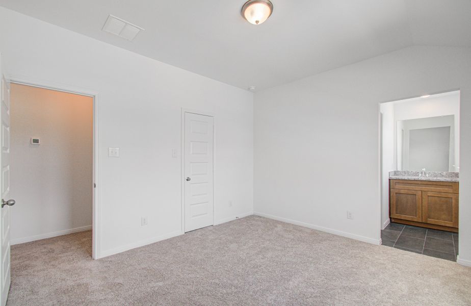 Spacious, unfurnished interior of a new home in Harmony Cove, Humble (Image 47).