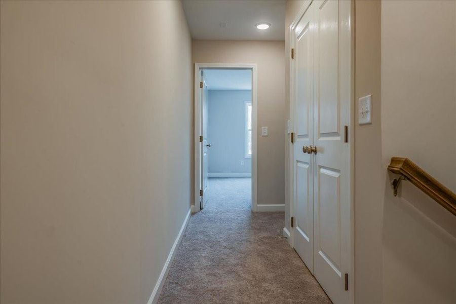 Spacious, unfurnished interior of a new home in Cherokee Township, Acworth (Image 19).