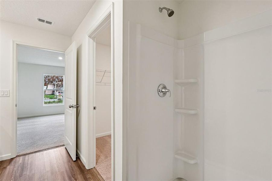 Spacious, unfurnished interior of a new home in Palm Bay Classic, Palm Bay (Image 26).