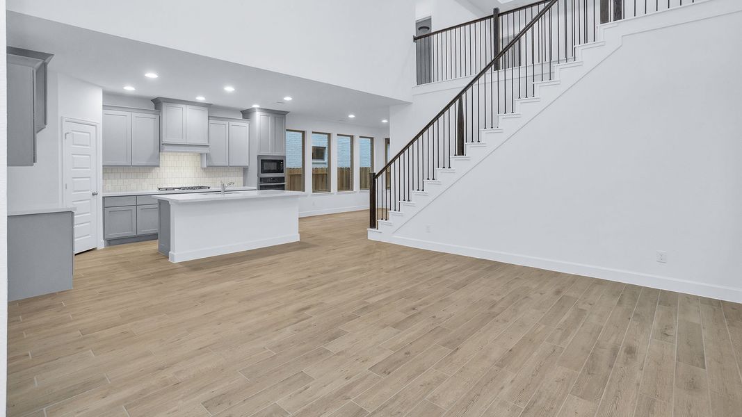 Spacious, unfurnished interior of a new home in Woodhavyn 40', Magnolia (Image 14).