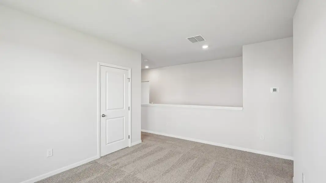 Representative unfurnished interior of a home built from the Hayden by D.R. Horton in Pinellas County Spot Lots, Pinellas Park (Image 34).
