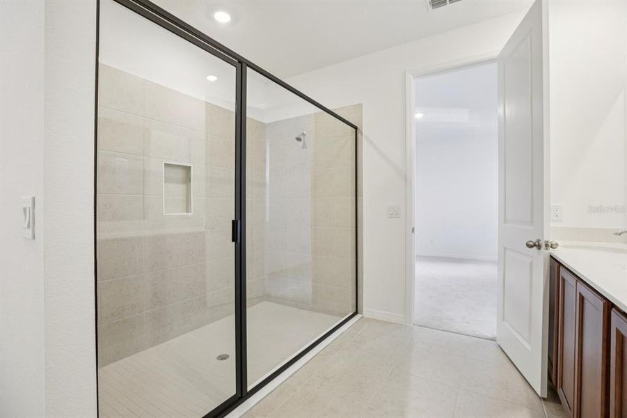 Furnished interior view inside a new home in , Winter Garden (Image 13).