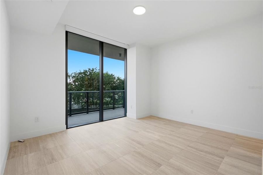 Spacious, unfurnished interior of a new home in The Ritz-Carlton Residences, Tampa (Image 24). Spacious, unfurnished interior of a new home in The Ritz-Carlton Residences, Tampa (Image 24).