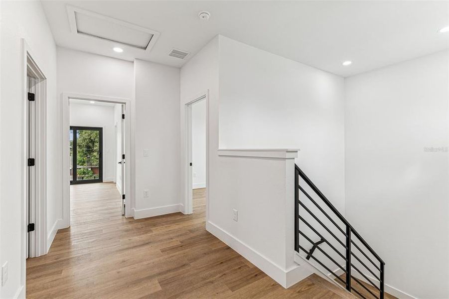 Spacious, unfurnished interior of a new home in , Tampa (Image 35).