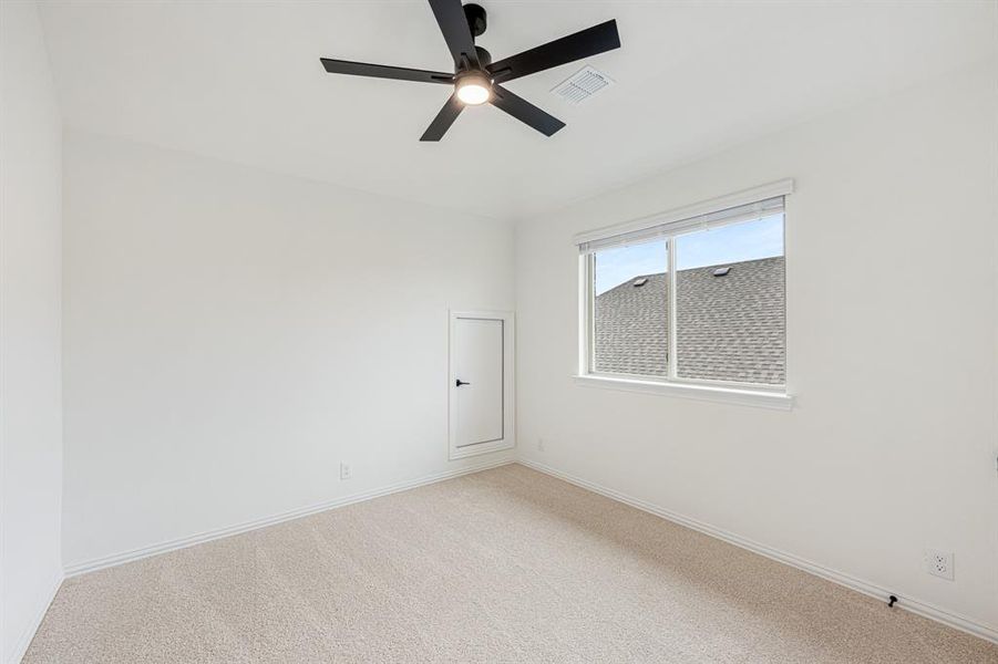 Spacious, unfurnished interior of a new home in Wildflower Ranch 60-65, Fort Worth (Image 20). Spacious, unfurnished interior of a new home in Wildflower Ranch 60-65, Fort Worth (Image 20).